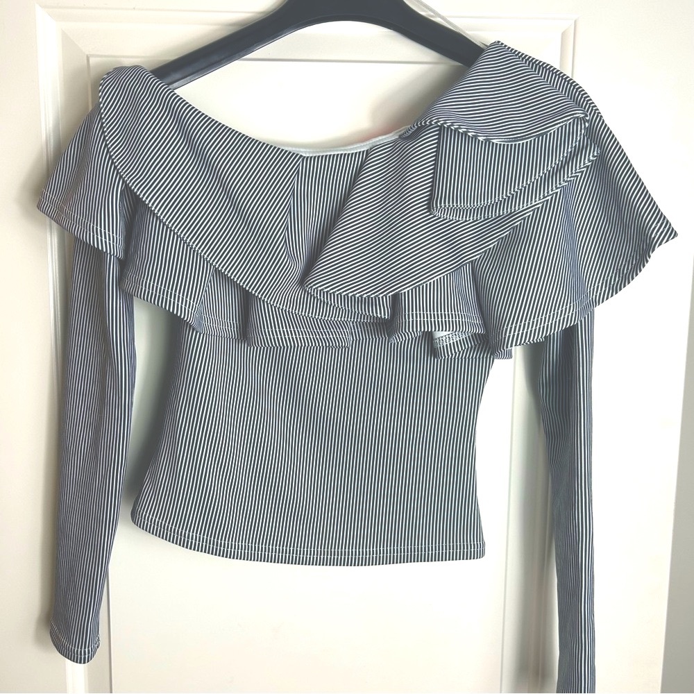 Banjul one shoulder ruffle stripped top
